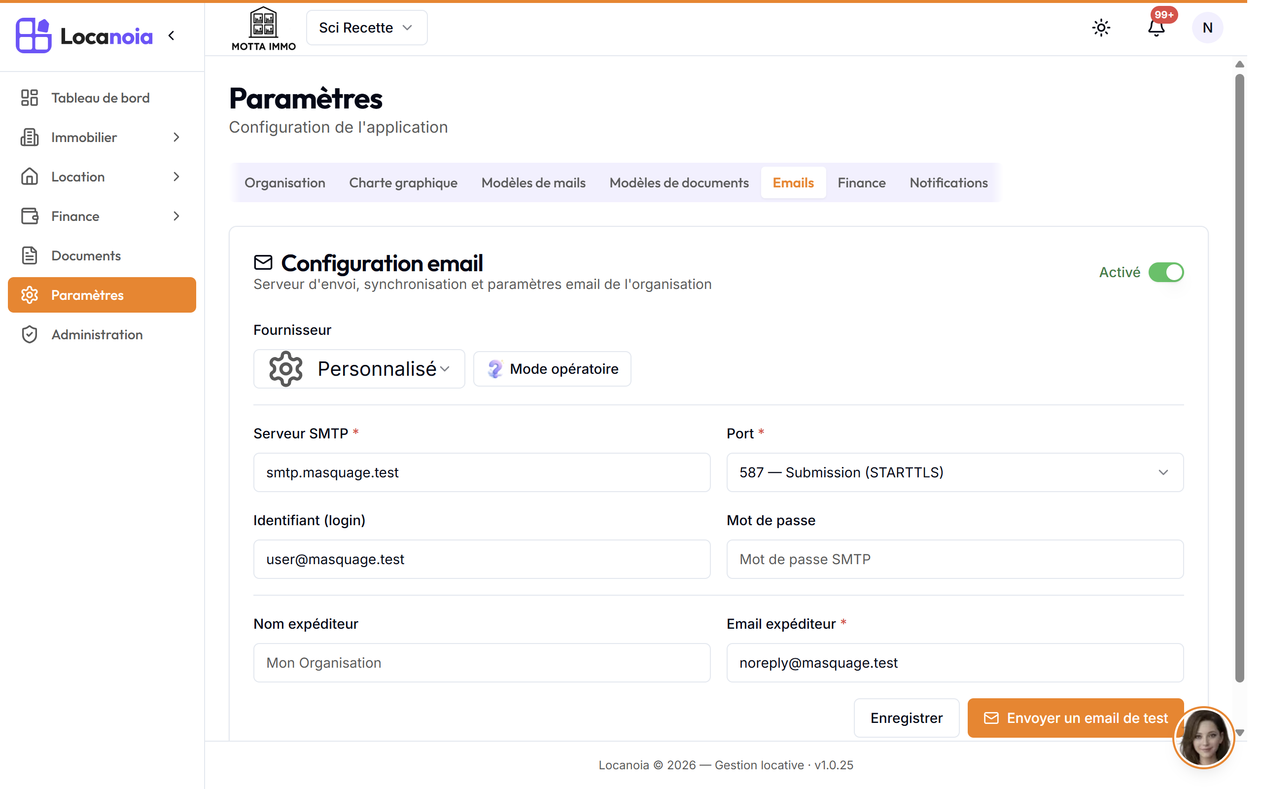 Onglet Emails avec la configuration du serveur d'envoi